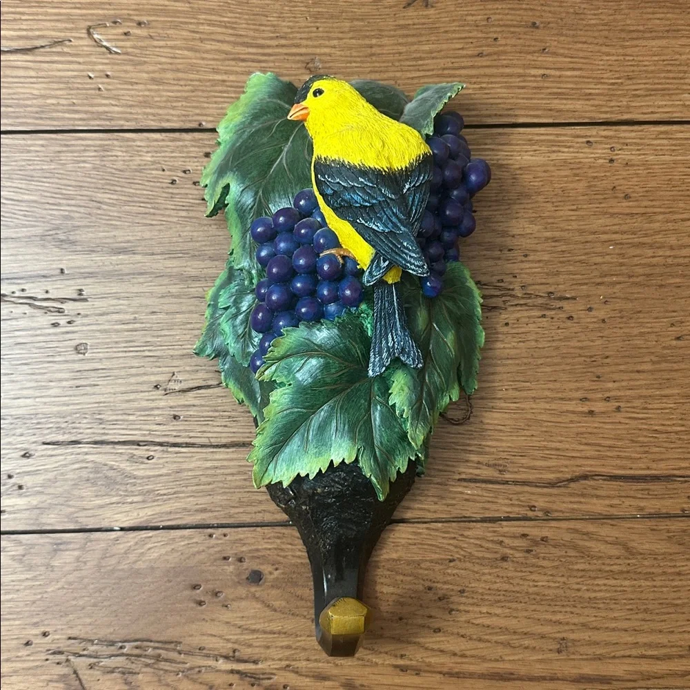 Wild Wings Hang Ups Goldfinch Resin Wall hook - Figural 3D bird with grapes